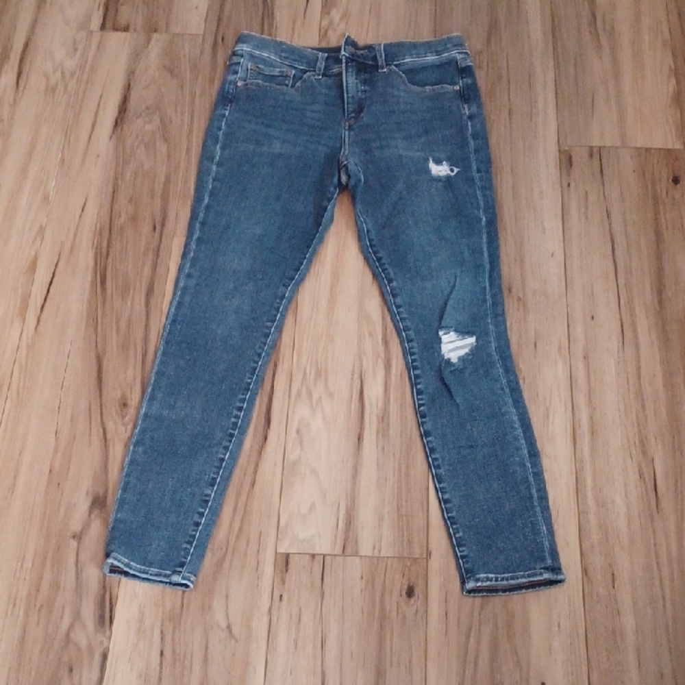 J1 - Express Women's Distressed Denim Skinny Jeans. Size 2